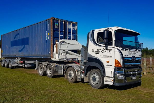 Elevate_transport_logistic_services_crane_truck_2