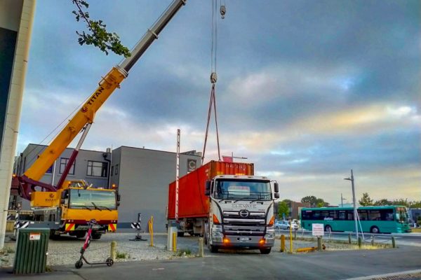 Elevate_transport_logistic_services_crane_truck_22