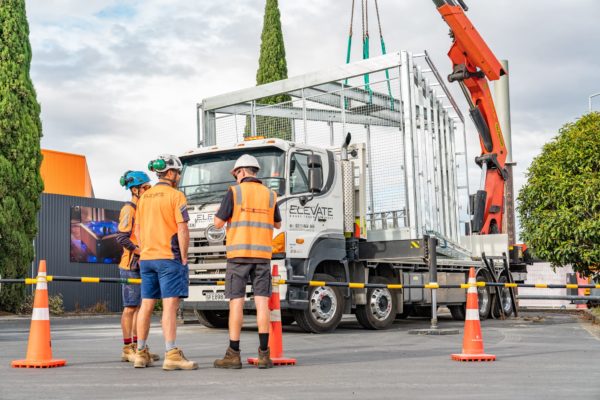 new_billboard_lift_elevate_crane_truck_transport_38