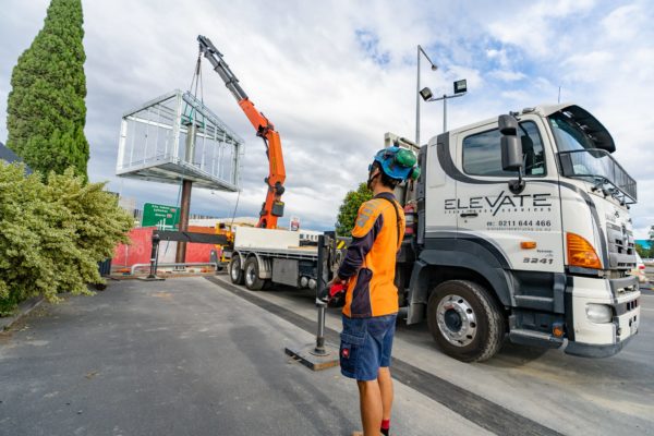 new_billboard_lift_elevate_crane_truck_transport_53